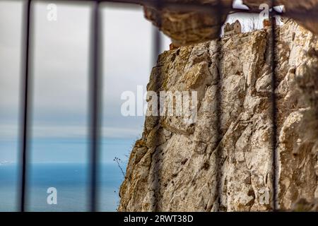 I manichini e l'equipaggiamento militare nella fortezza della cima della Rocca di Gibilterra, i grandi tunnel d'assedio, il patrimonio militare. Roccia di Gibilterra Foto Stock