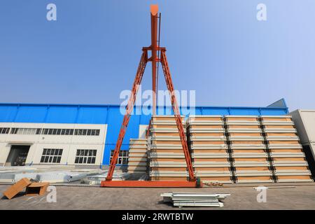 Materiali isolanti termici accumulati nella fabbrica, nel nord della Cina Foto Stock