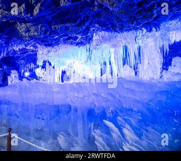 Grotta di ghiaccio Narusawa (monumento naturale) Foto Stock