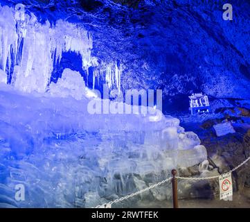 Grotta di ghiaccio Narusawa (monumento naturale) Foto Stock