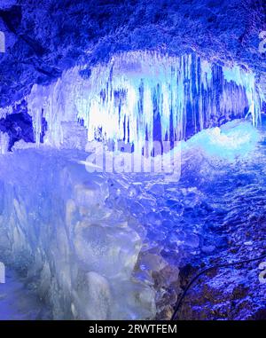 Grotta di ghiaccio Narusawa (monumento naturale) Foto Stock