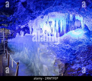 Grotta di ghiaccio Narusawa (monumento naturale) Foto Stock