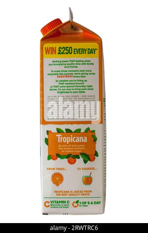 Informazioni sulla scatola di Tropicana Orange con parti extra succose isolate su sfondo bianco - succo d'arancia bevanda Foto Stock