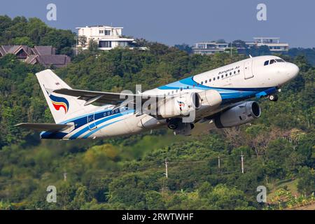 Ko Samui, Thailandia - 10 febbraio 2023: Aereo Bangkok Air Airbus A319 presso l'aeroporto di Ko Samui in Thailandia. Foto Stock