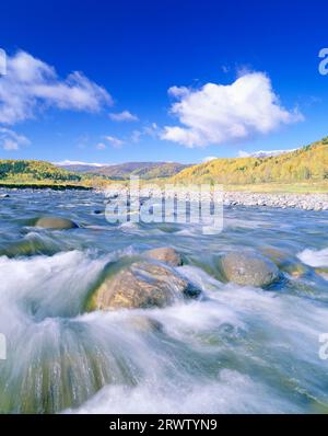 Sorgenti di Ishikari gawa e Taisetsu Zan Foto Stock