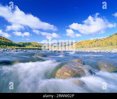 Sorgenti di Ishikari gawa e Taisetsu Zan Foto Stock