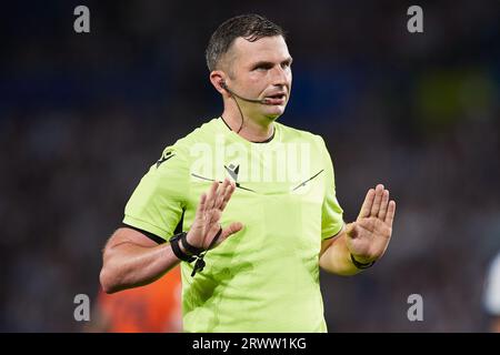 San Sebastian, Spagna.20/09/2023, Michael Oliver arbitro durante la partita di UEFA Champions League tra Real Sociedad e FC Internazionale alla reale Arena il 20 settembre 2023, a San Sebastian, in Spagna. Foto Ricardo Larreina / SpainDPPi / DPPI Foto Stock