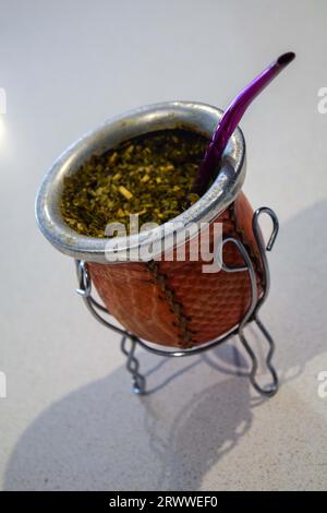 Mate: Bevanda tradizionale argentina. Bevanda calda Foto Stock