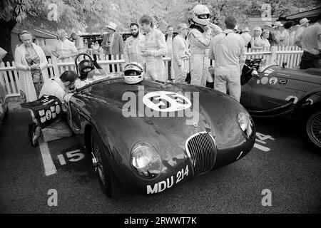 1952 Jaguar C-TYPE guidata da Chris Ward / Nigel Webb nella gara del Freddie March Memorial Trophy al Goodwood Revival Meeting del 10 settembre 2023 in C Foto Stock