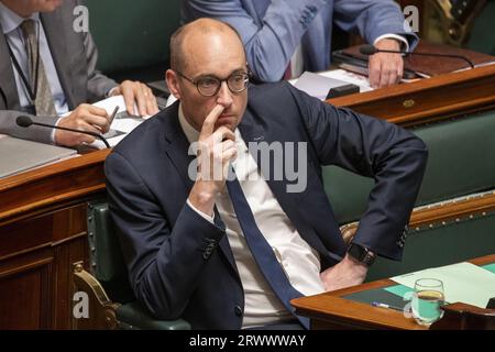 Bruxelles, Belgio. 21 settembre 2023. Il vice primo ministro e ministro delle Finanze Vincent Van Peteghem, raffigurato durante una sessione plenaria della camera al Parlamento federale a Bruxelles giovedì 21 settembre 2023. BELGA PHOTO NICOLAS MAETERLINCK Credit: Belga News Agency/Alamy Live News Foto Stock