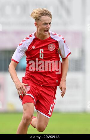 Sint Niklaas, Belgio. 19 settembre 2023. Sander Larsen (6) della Danimarca nella foto di martedì 19 settembre 2023 a Sint-Niklaas, Belgio, durante una partita di calcio amichevole tra le squadre nazionali Under 16 della Danimarca e del Portogallo. Credito: Sportpix/Alamy Live News Foto Stock