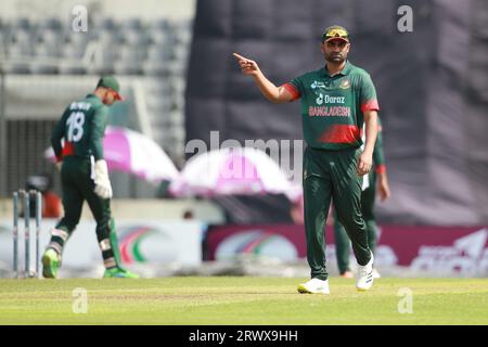 Tamim Iqbal Khan, ex capitano dell'ODI e batter d'apertura durante il primo incontro OFI di tre match a Sher-e in Bangladesh e nuova Zelanda Foto Stock