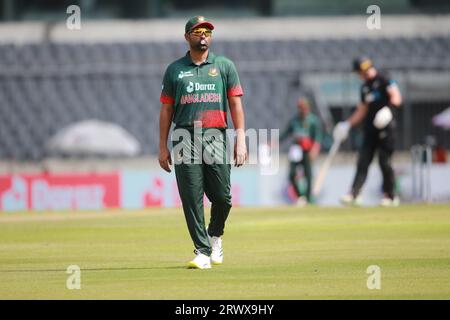 Tamim Iqbal Khan, ex capitano dell'ODI e batter d'apertura durante il primo incontro OFI di tre match a Sher-e in Bangladesh e nuova Zelanda Foto Stock