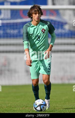 Sint Niklaas, Belgio. 19 settembre 2023. Salvador Gomes (3) del Portogallo raffigurato durante una partita di calcio amichevole tra le squadre nazionali Under 16 della Danimarca e del Portogallo martedì 19 settembre 2023 a Sint-Niklaas, Belgio. Credito: Sportpix/Alamy Live News Foto Stock