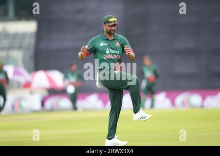 Tamim Iqbal Khan, ex capitano dell'ODI e batter d'apertura durante il primo incontro OFI di tre match a Sher-e in Bangladesh e nuova Zelanda Foto Stock