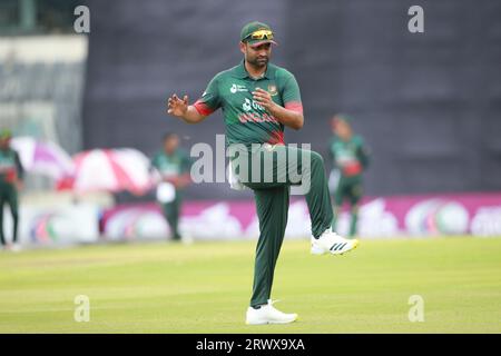 Tamim Iqbal Khan, ex capitano dell'ODI e batter d'apertura durante il primo incontro OFI di tre match a Sher-e in Bangladesh e nuova Zelanda Foto Stock