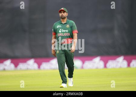 Tamim Iqbal Khan, ex capitano dell'ODI e batter d'apertura durante il primo incontro OFI di tre match a Sher-e in Bangladesh e nuova Zelanda Foto Stock