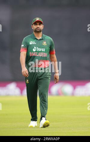 Tamim Iqbal Khan, ex capitano dell'ODI e batter d'apertura durante il primo incontro OFI di tre match a Sher-e in Bangladesh e nuova Zelanda Foto Stock