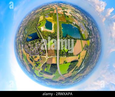 Foto aerea, Tuttenbrocksee, cava di Friedrichhorst, globo terrestre, fisheye shot, scatto a 360 gradi, Tiny World, Beckum, Münsterland, Renania settentrionale-Vestfale Foto Stock
