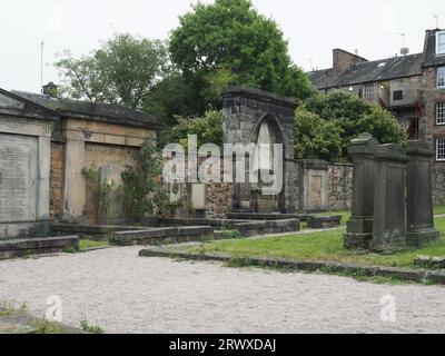 EDIMBURGO, Regno Unito - 15 SETTEMBRE 2023: Canongate Kirkyard Foto Stock