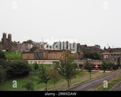 EDIMBURGO, Regno Unito - 15 SETTEMBRE 2023: Vista della collina di Mound Foto Stock