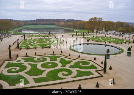 Il Giardino dell'Orangerie sul terreno della Reggia di Versailles in Francia senza persone in un giorno d'autunno Foto Stock