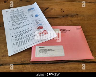 MONACO DI BAVIERA, GERMANIA - 09 2023, voto postale, documenti elettorali per le elezioni in Baviera del 2023 Foto Stock