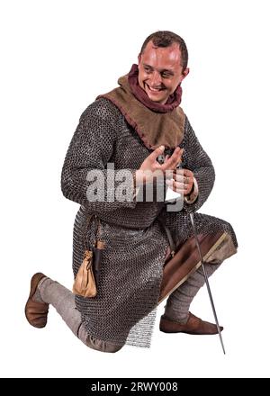 Cavaliere normanno vestito guerriero seconda metà del 11 ° secolo. Isolato su bianco Foto Stock