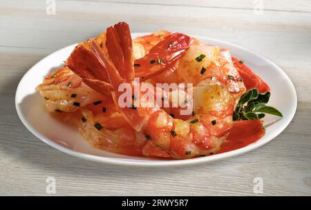 Piatto di gamberi cotti Foto Stock