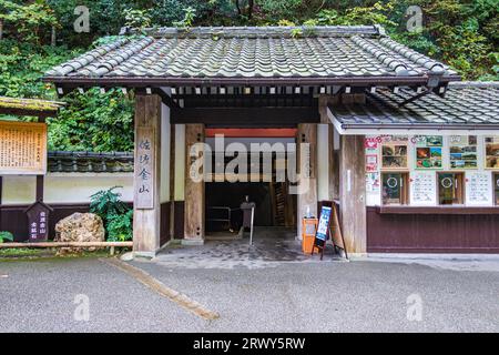 Ingresso ai tunnel del sito storico della miniera d'oro di Sado Foto Stock