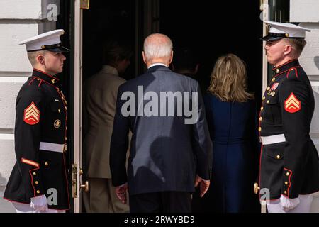 21 settembre 2023, Distretto di Columbia, Distretto di Columbia, USA: Il presidente Joe Biden torna alla Casa Bianca dopo aver salutato il presidente ucraino Volodymyr Zelenskyy. Il presidente Zelenskyy ha visitato le Nazioni Unite e ha parlato con i legislatori per raccogliere sostegno nella sua guerra contro la Russia. (Immagine di credito: © Aaron Schwartz/ZUMA Press Wire) SOLO USO EDITORIALE! Non per USO commerciale! Foto Stock