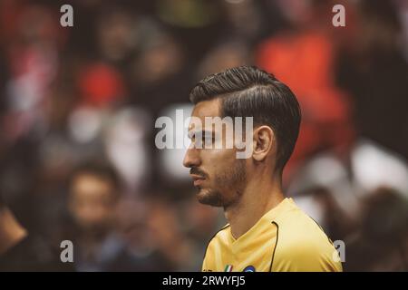 Alex Meret durante la partita di UEFA Champions League 2023/24 tra SC Braga e SSC Napoli all'Estadio Municipal de Braga, Braga, Portogallo. (Maciej Rogowski Foto Stock