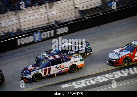 Bristol, Tennessee, Stati Uniti. 16 settembre 2023. Denny Hamlin (11), pilota della NASCAR Cup Series, partecipa alla Bass Pro Shops Night Race presso il Bristol Motor Speedway di Bristol, Tennessee. (Immagine di credito: © Stephen A Arce Grindstone Media/ASP) SOLO USO EDITORIALE! Non per USO commerciale! Foto Stock