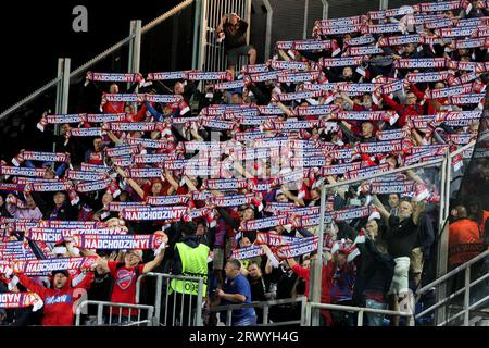 Bergamo, 21 settembre 2023. I tifosi di Rakow Czestochowa durante la partita di Europa League tra Atalanta e Rakow Czestochowa allo Stadio Gewiss il 21 settembre 2023 a Bergamo, Italia. Crediti: Stefano Nicoli/Speed Media/Alamy Live News Foto Stock