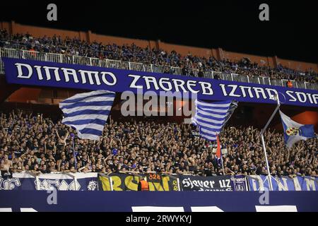 Zagabria, Croazia. 21 settembre 2023. I tifosi della Dinamo Zagabria durante la partita del gruppo C di UEFA Europa Conference League tra Dinamo Zagabria e Astana allo Stadion Maksimir il 21 settembre 2023 a Zagabria, Croazia. Foto: Goran Stanzl/PIXSELL credito: Pixsell/Alamy Live News Foto Stock