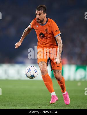 Francesco Acerbi dell'FC Internazionale in azione durante la partita di UEFA Champions League tra Real Sociedad e FC Internazionale alla reale Arena di S Foto Stock