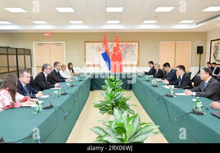 New York, USA. 21 settembre 2023. Il vicepresidente cinese Han Zheng incontra il presidente serbo Aleksandar Vucic ai margini dell'Assemblea generale delle Nazioni Unite a New York, Stati Uniti, 21 settembre 2023. Crediti: Gao Jie/Xinhua/Alamy Live News Foto Stock