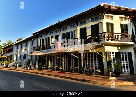 Architettura coloniale nel centro di Luang Prabang, Laos Foto Stock