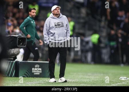 Helsinki, Finlandia. 21 settembre 2023. L'allenatore di Helsinki, Toni Korkeakunnas, durante una partita tra Helsinki e PAOK. Europa Conference League a gironi partita tra HJK Helsinki e PAOK FC. La partita è finita 2-3. (Immagine di credito: © Giannis Papanikos/ZUMA Press Wire) SOLO USO EDITORIALE! Non per USO commerciale! Foto Stock