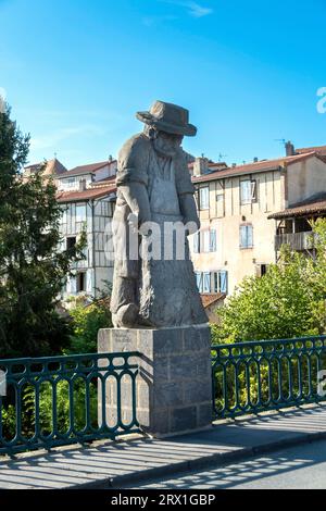 Maringues. La monumentale scultura del conciatore. Appartamento Puy de Dome. Auvergne-Rhone-Alpes. Francia Foto Stock