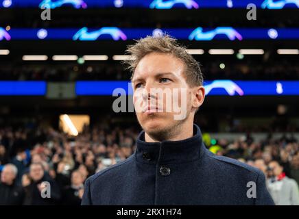 Londra, Regno Unito. 19 febbraio 2020. Calcio: Champions League, Tottenham Hotspur - RB Leipzig, round a eliminazione diretta, round of 16, andata e ritorno, al Tottenham Hotspur Stadium. L'allora allenatore di Lipsia Julian Nagelsmann si trova nello stadio prima dell'inizio della partita. Nagelsmann sarà il nuovo allenatore nazionale di calcio. L'ex allenatore del Bayern Monaco riceverà un contratto fino alla fine di luglio 2024 come successore dell'Hansi Flick, come annunciato dalla Federcalcio tedesca venerdì. Credito: Robert Michael/dpa-Zentralbild/dpa/Alamy Live News Foto Stock