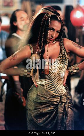 PAM GRIER in FUGA DA L. A. (1996), diretto da JOHN CARPENTER. Credito: IMMAGINI DI PARAMOUNT/INTRATTENIMENTO RYSHER/album Foto Stock