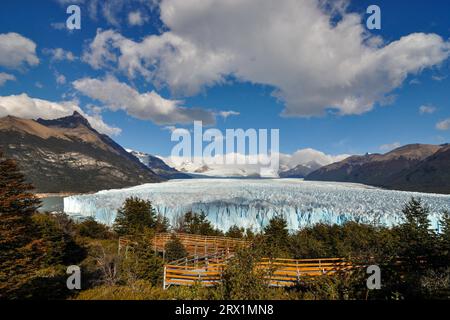 La prima cosa al mattino al ghiacciaio Perito Moreno, ancora senza turisti, il Parco Nazionale Los Glaciares, Patagonia, Argentina Foto Stock