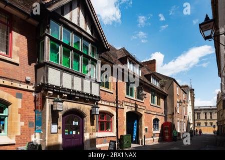 Oxford, Regno Unito. 25 luglio 2023. Il View of the Story Museum è un museo di Oxford, Inghilterra, progettato per incoraggiare l'istruzione e ispirare la narrazione attraverso mostre coinvolgenti e l'impegno della comunità. (Foto di John Wreford/SOPA Images/Sipa USA) credito: SIPA USA/Alamy Live News Foto Stock