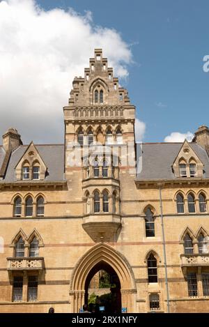 Oxford, Regno Unito. 25 luglio 2023. Veduta del Meadow Building del Christ Church College, parte dell'Università di Oxford, che include una cattedrale, è diventata nota come location delle riprese di Harry Potter e Brideshead Revisited. (Foto di John Wreford/SOPA Images/Sipa USA) credito: SIPA USA/Alamy Live News Foto Stock