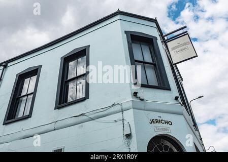 Oxford, Regno Unito. 25 luglio 2023. Vista del rinomato Jericho Tavern Pub, famoso come importante luogo di ritrovo musicale e atmosfera bohémien. Durante gli anni '1980 e '90 band Brit Pop come Radiohead e Supergrass si esibirono sul suo palco. (Immagine di credito: © John Wreford/SOPA Images via ZUMA Press Wire) SOLO USO EDITORIALE! Non per USO commerciale! Foto Stock