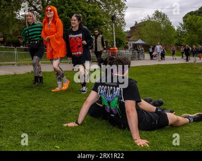 I fan del festival musicale si recano allo Slam Dunk Festival 2023. Foto Stock