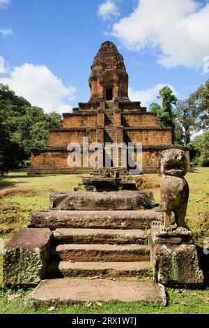 Baksei Chamkrong, decimo secolo Hindu Tempio Piramide in Cambogia Siem Reap provincia Foto Stock