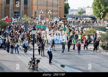 Stoccolma, Sverige. 22 settembre 2023. Sciopero climatico a Mynttorget a Stoccolma organizzato dalla rete Fridays for Future, 22 settembre 2023.foto: Christine Olsson/TT/code 10430 credito: TT News Agency/Alamy Live News Foto Stock