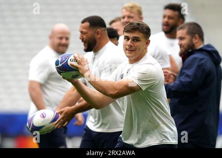 L'inglese Theo Dan durante una sessione di allenamento allo Stade Pierre Mauroy, Villeneuve-d'Ascq. Data immagine: Venerdì 22 settembre 2023. Foto Stock